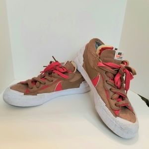 NIKE Men's Sneakers